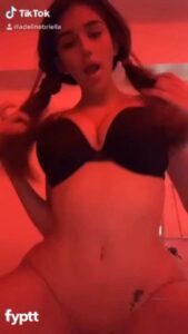 Super Sexy Latina TikTok Chick Twerking Her Firm Nude Ass