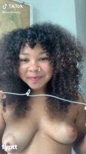 Cute Thot Doing ‘Tie a Knot’ Challenge While Being Nude on Her NSFW TikTok