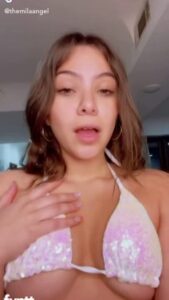 Brunette Shows Her Tits on TikTok With ‘I Wanna End Me’ Challenge