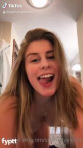 Hot Fit Babe Dancing to ‘Say I Yi Yi’ Naked on TikTok