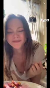 Cute Nipple Slip Shown On Live TikTok While This Girl’s Eating