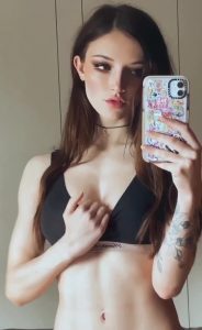 Very lovely girl bared her titites by SweetGirl