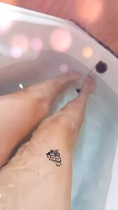 Bath Legs Feet by cutelory