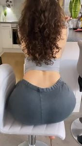 Brunette Big ass Ass by luciamalone